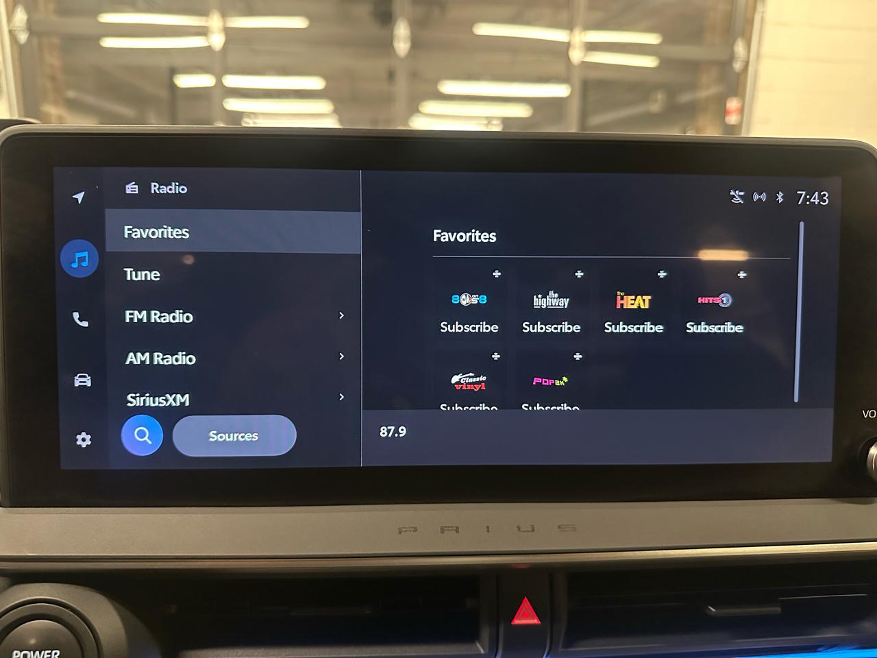 Toyota Prius XLE 5D Hatchback 2023