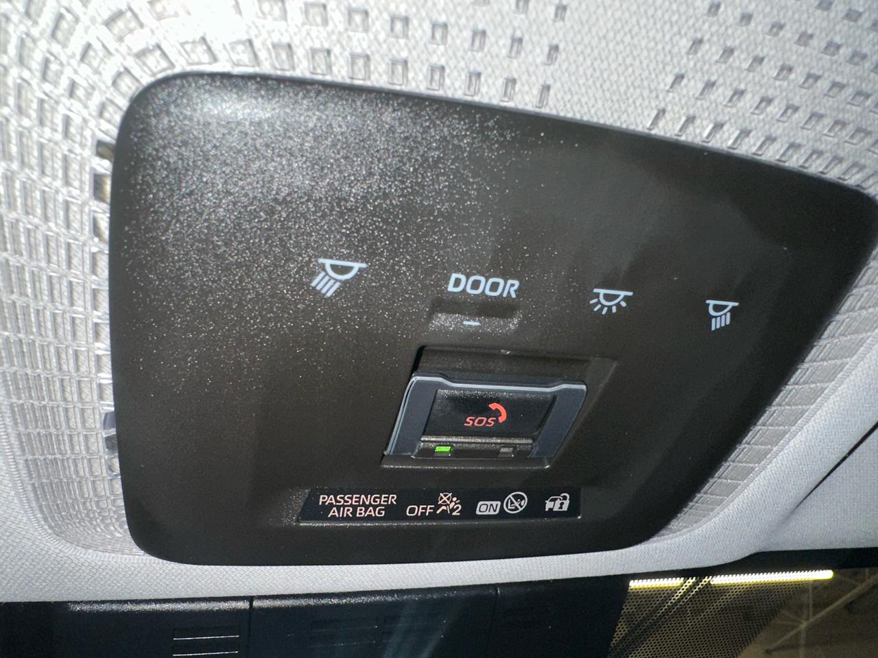 Toyota Prius XLE 5D Hatchback 2023