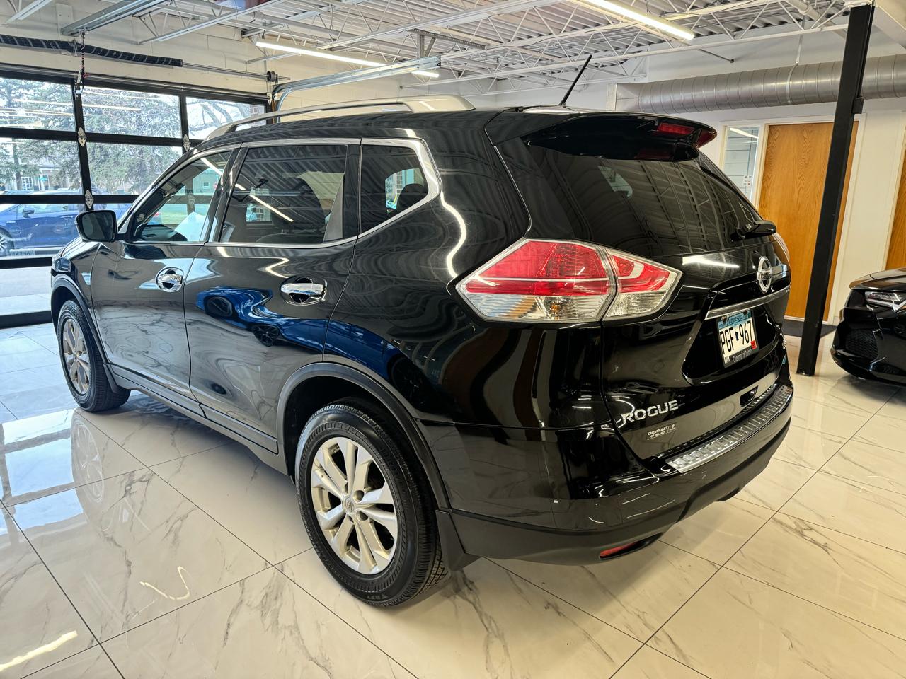 Nissan Rogue AWD 4dr SV 2014