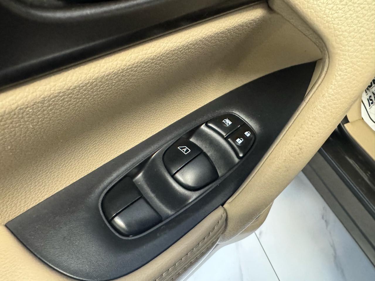 Nissan Rogue AWD 4dr SV 2014