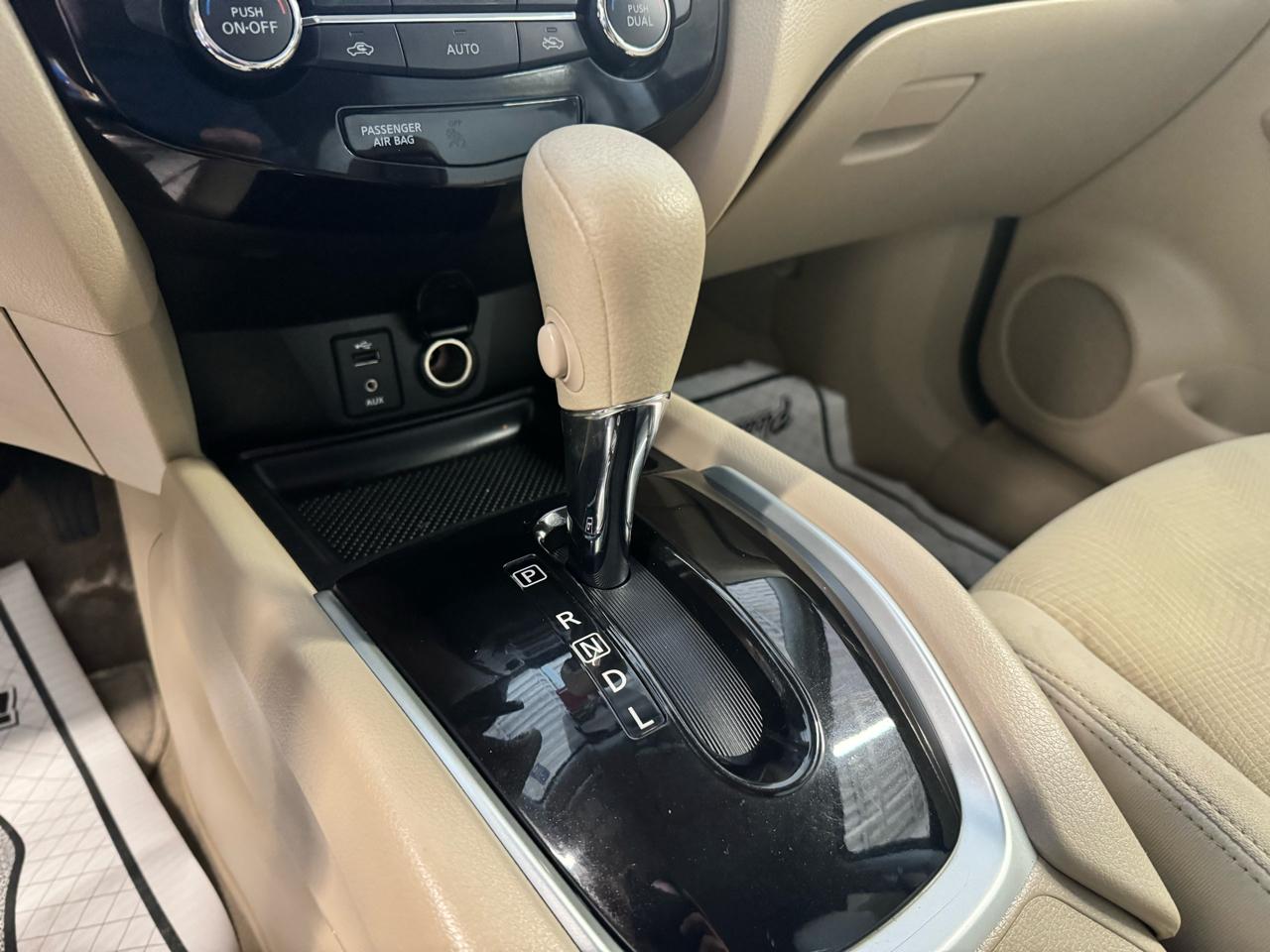 Nissan Rogue AWD 4dr SV 2014