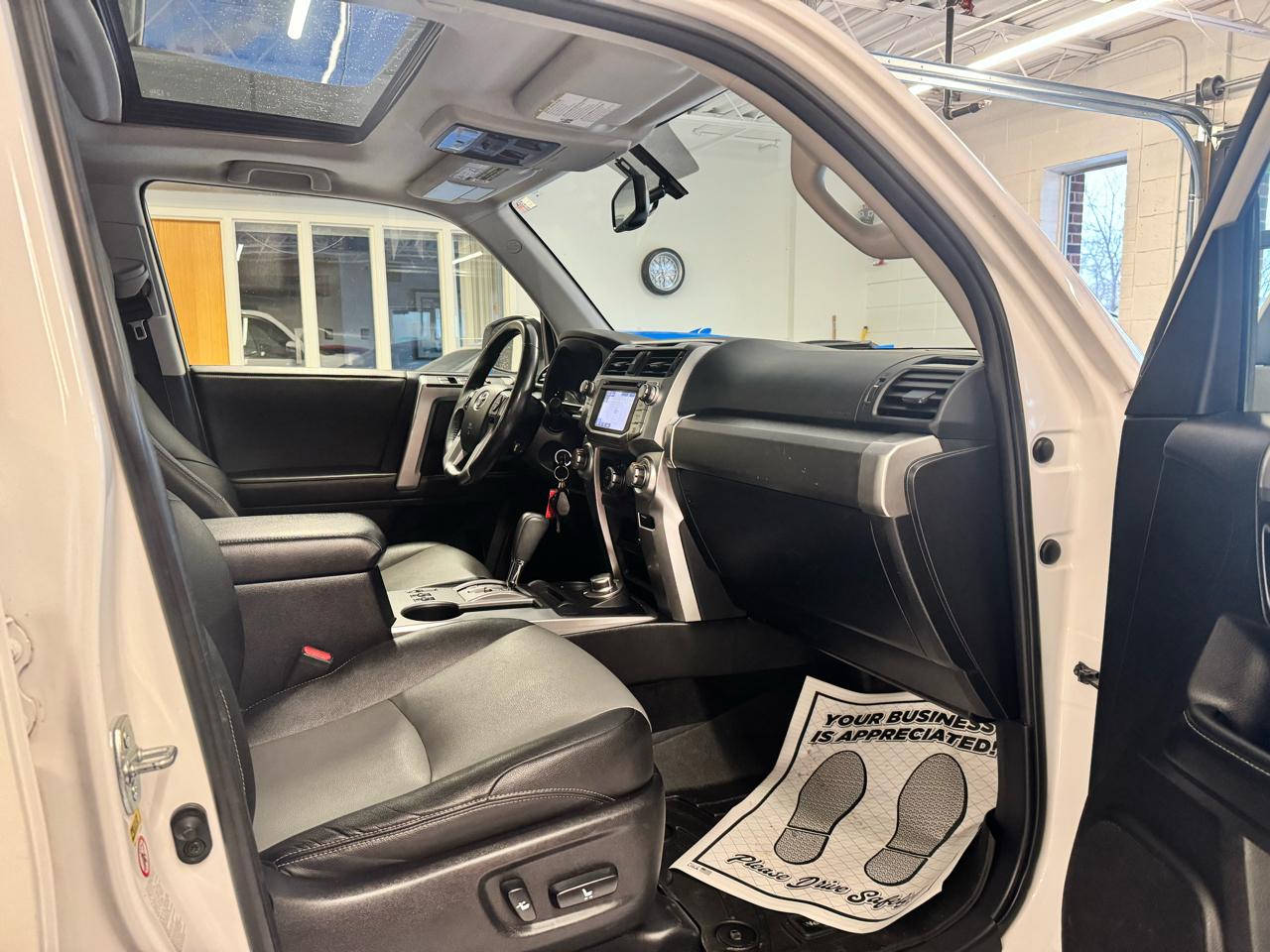 Toyota 4Runner 4WD 4dr V6 Trail Premium (Natl) 2014