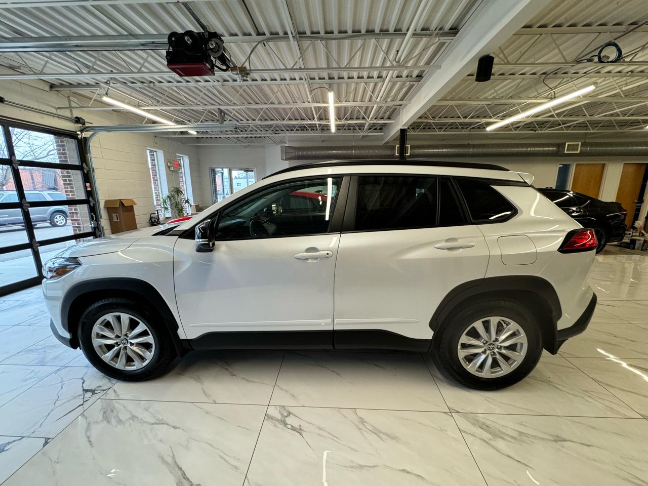 Toyota Corolla Cross LE 4WD (Natl) 2025