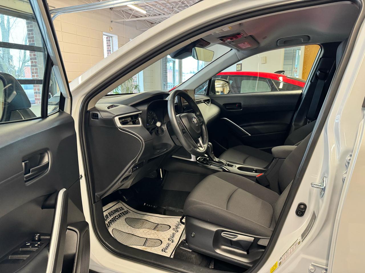 Toyota Corolla Cross LE 4WD (Natl) 2025