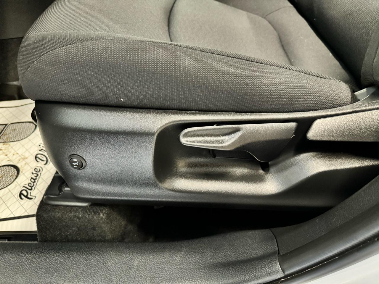 Toyota Corolla Cross LE 4WD (Natl) 2025