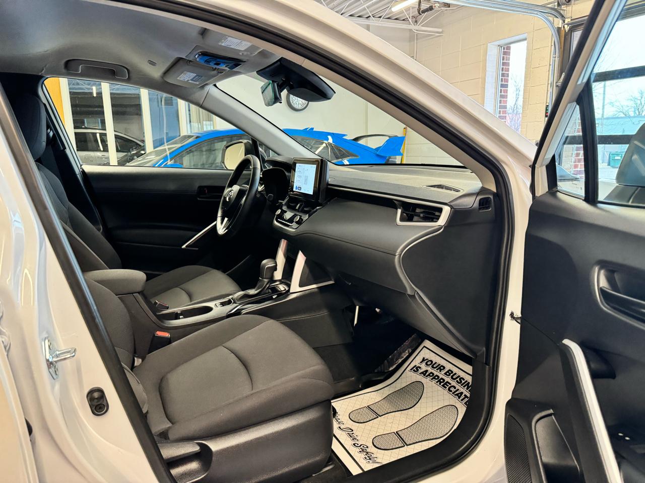 Toyota Corolla Cross LE 4WD (Natl) 2025