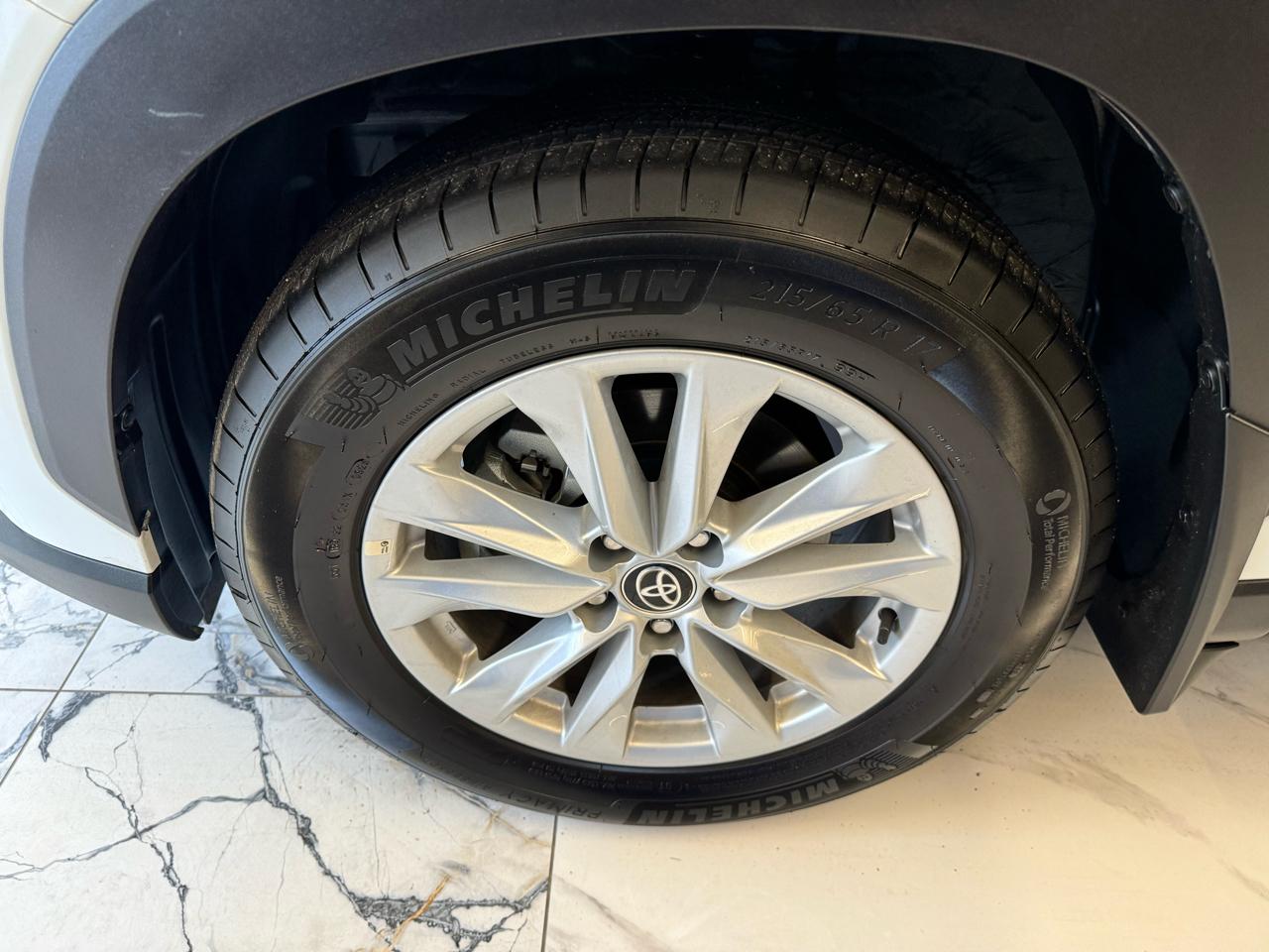 Toyota Corolla Cross LE 4WD (Natl) 2025