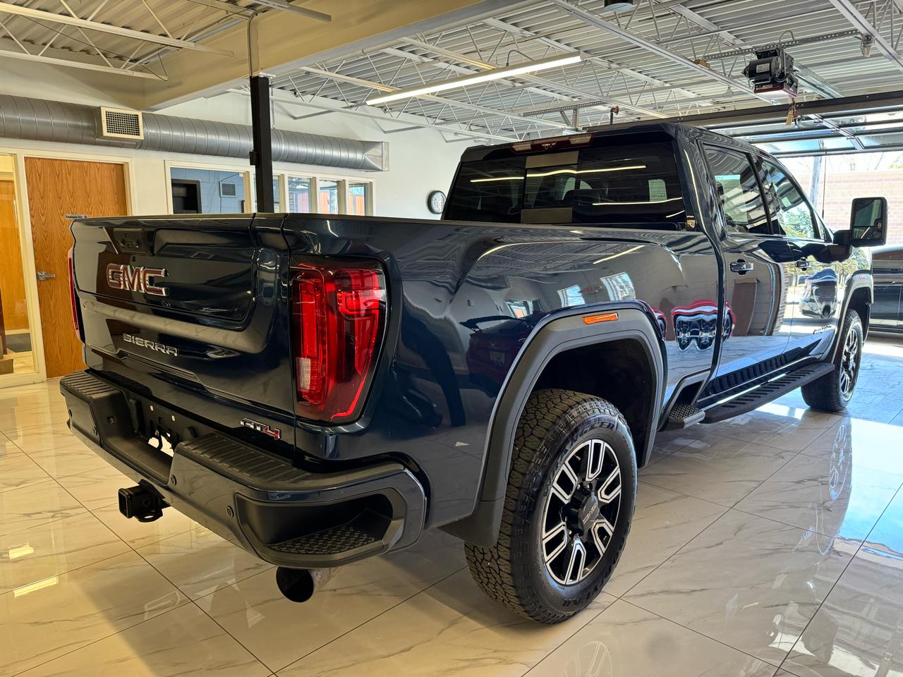 GMC Sierra 2500HD 4WD Crew Cab 159" AT4 2022