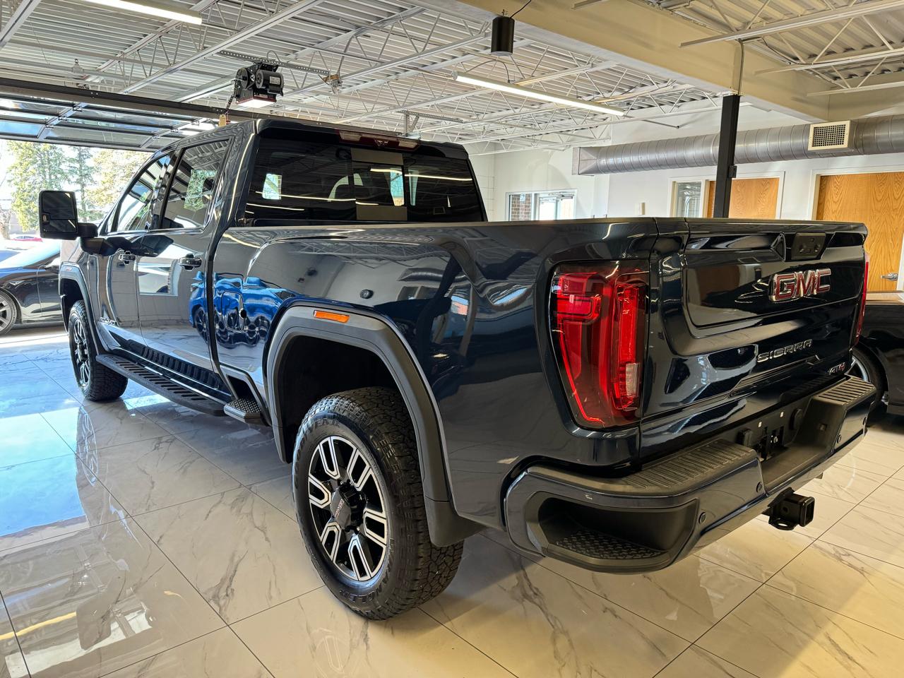 GMC Sierra 2500HD 4WD Crew Cab 159" AT4 2022