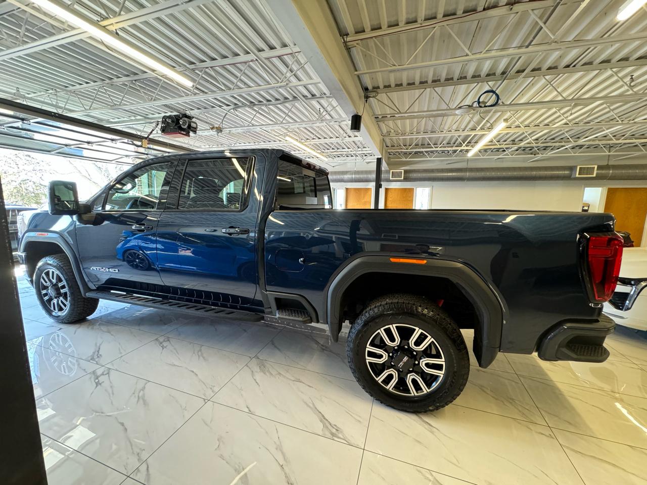 GMC Sierra 2500HD 4WD Crew Cab 159" AT4 2022