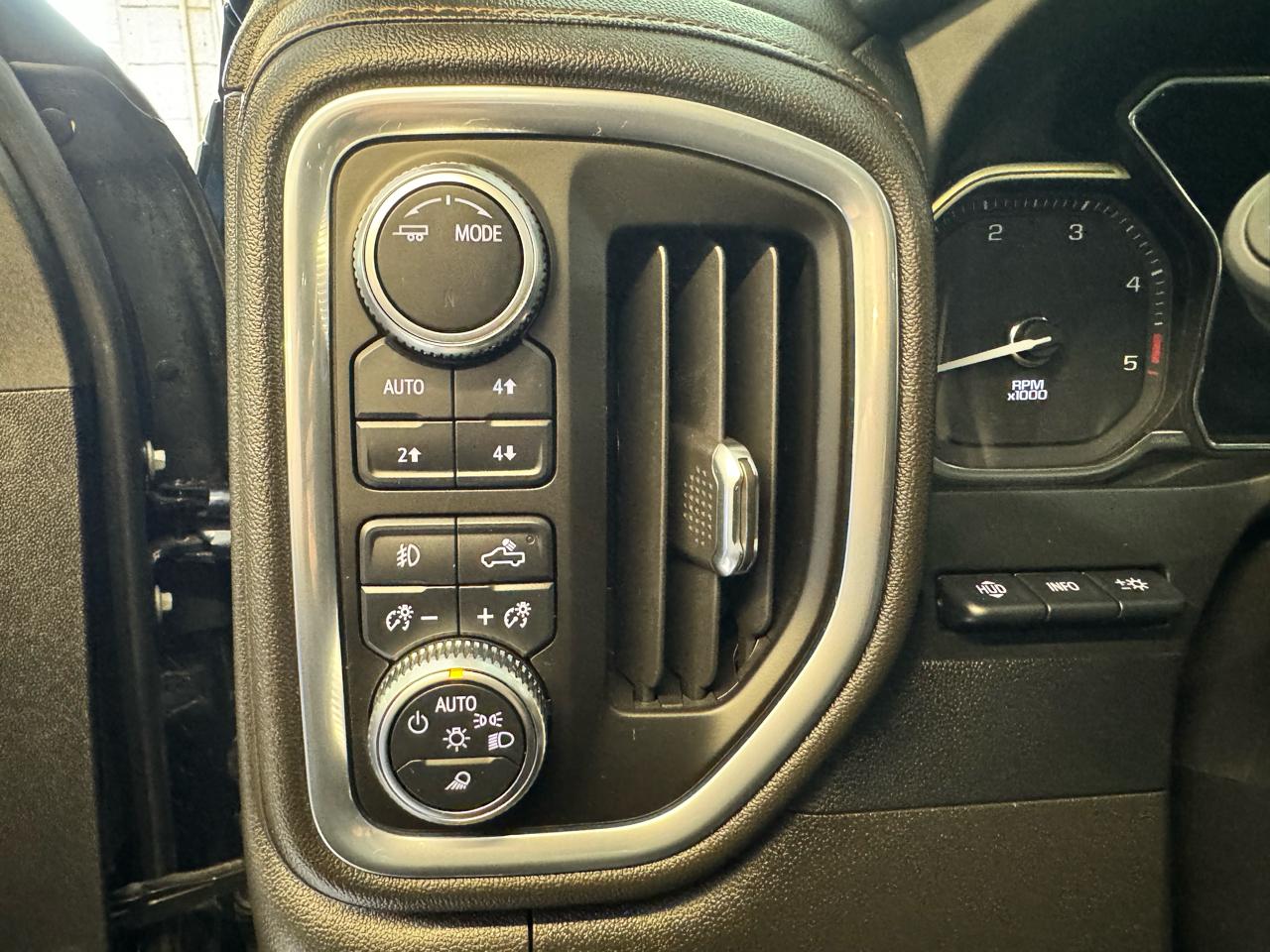 GMC Sierra 2500HD 4WD Crew Cab 159" AT4 2022