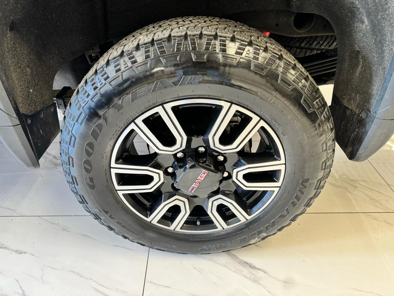 GMC Sierra 2500HD 4WD Crew Cab 159" AT4 2022