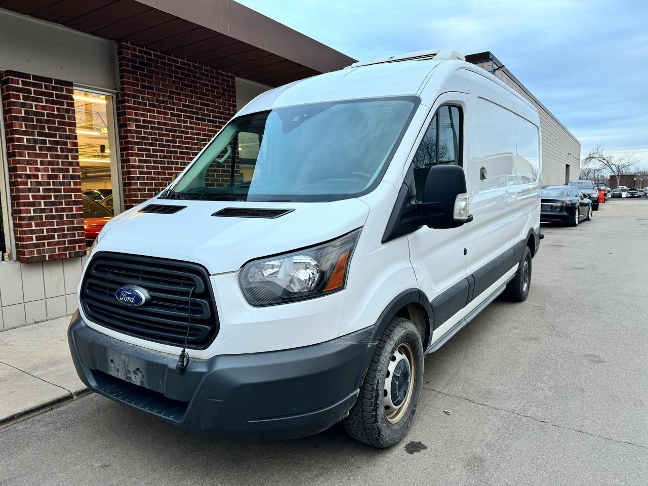 Ford Transit Van T-350 148" Med Rf 9500 GVWR Sliding RH Dr 2017