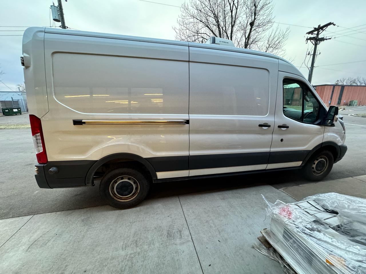 Ford Transit Van T-350 148" Med Rf 9500 GVWR Sliding RH Dr 2017