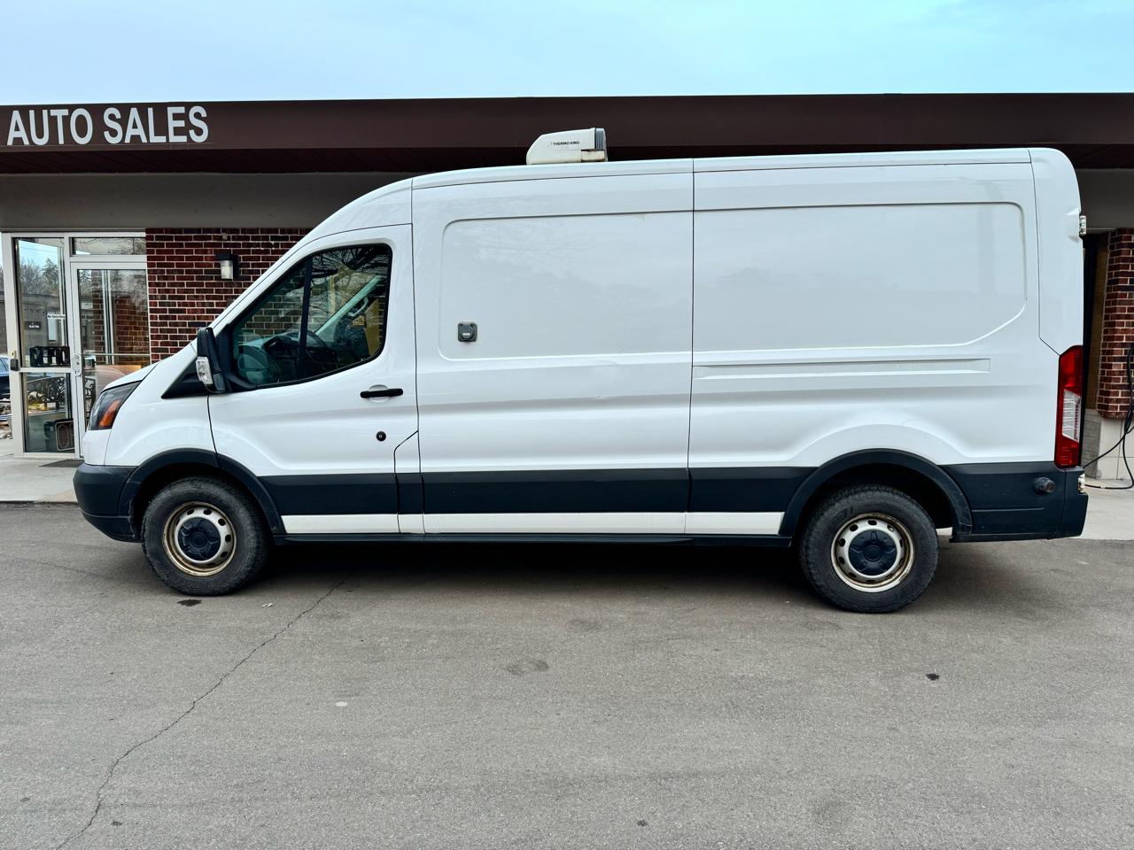 Ford Transit Van T-350 148" Med Rf 9500 GVWR Sliding RH Dr 2017