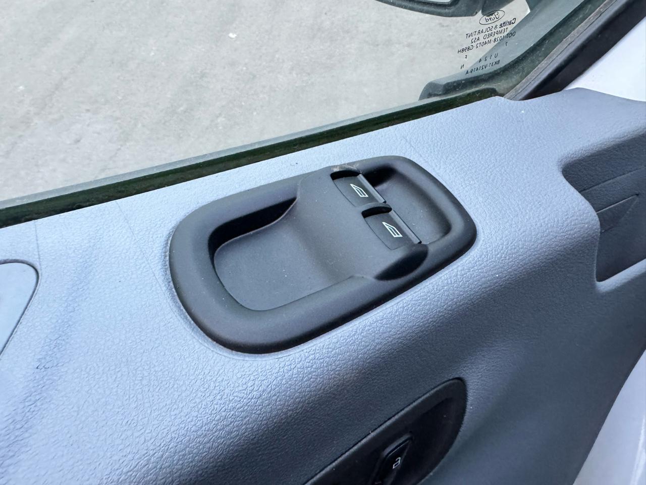 Ford Transit Van T-350 148" Med Rf 9500 GVWR Sliding RH Dr 2017