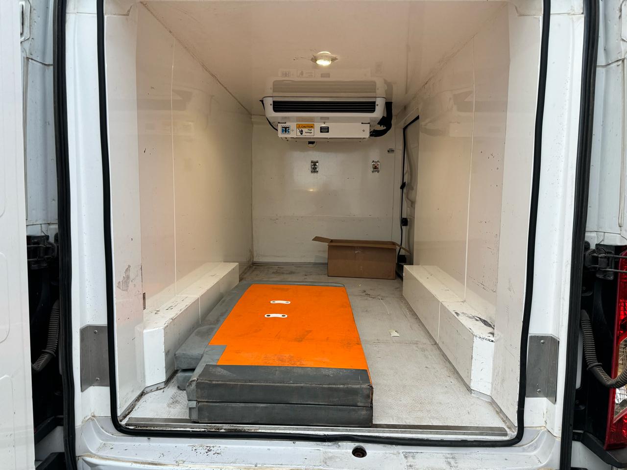 Ford Transit Van T-350 148" Med Rf 9500 GVWR Sliding RH Dr 2017