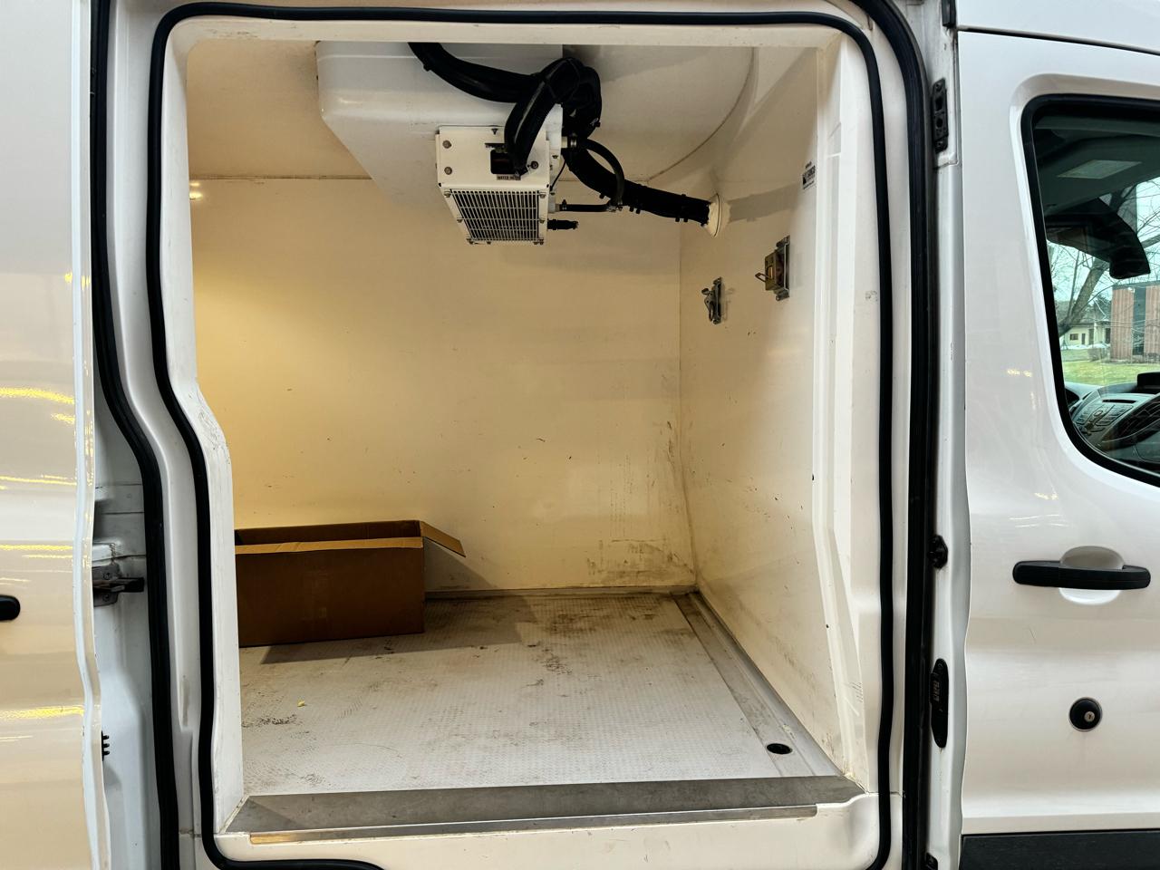 Ford Transit Van T-350 148" Med Rf 9500 GVWR Sliding RH Dr 2017