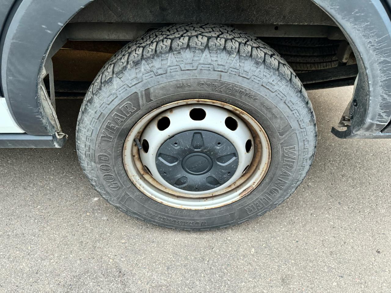 Ford Transit Van T-350 148" Med Rf 9500 GVWR Sliding RH Dr 2017