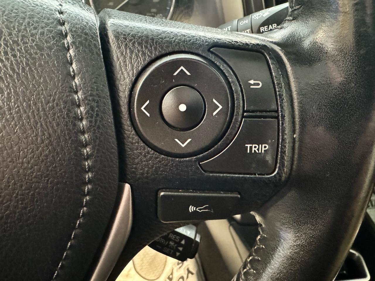 Toyota RAV4 Limited FWD (Natl) 2017