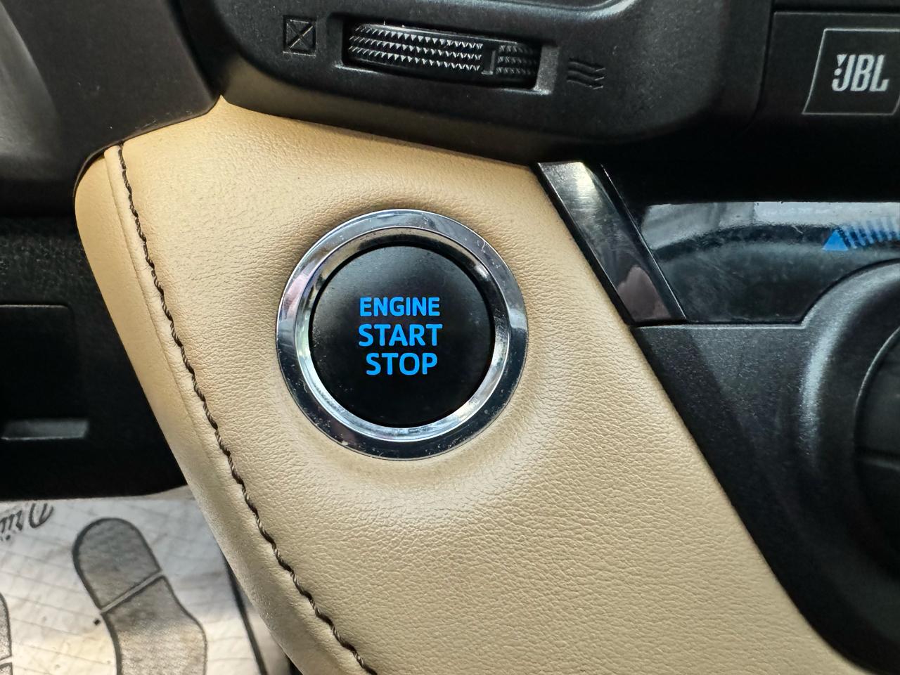 Toyota RAV4 Limited FWD (Natl) 2017