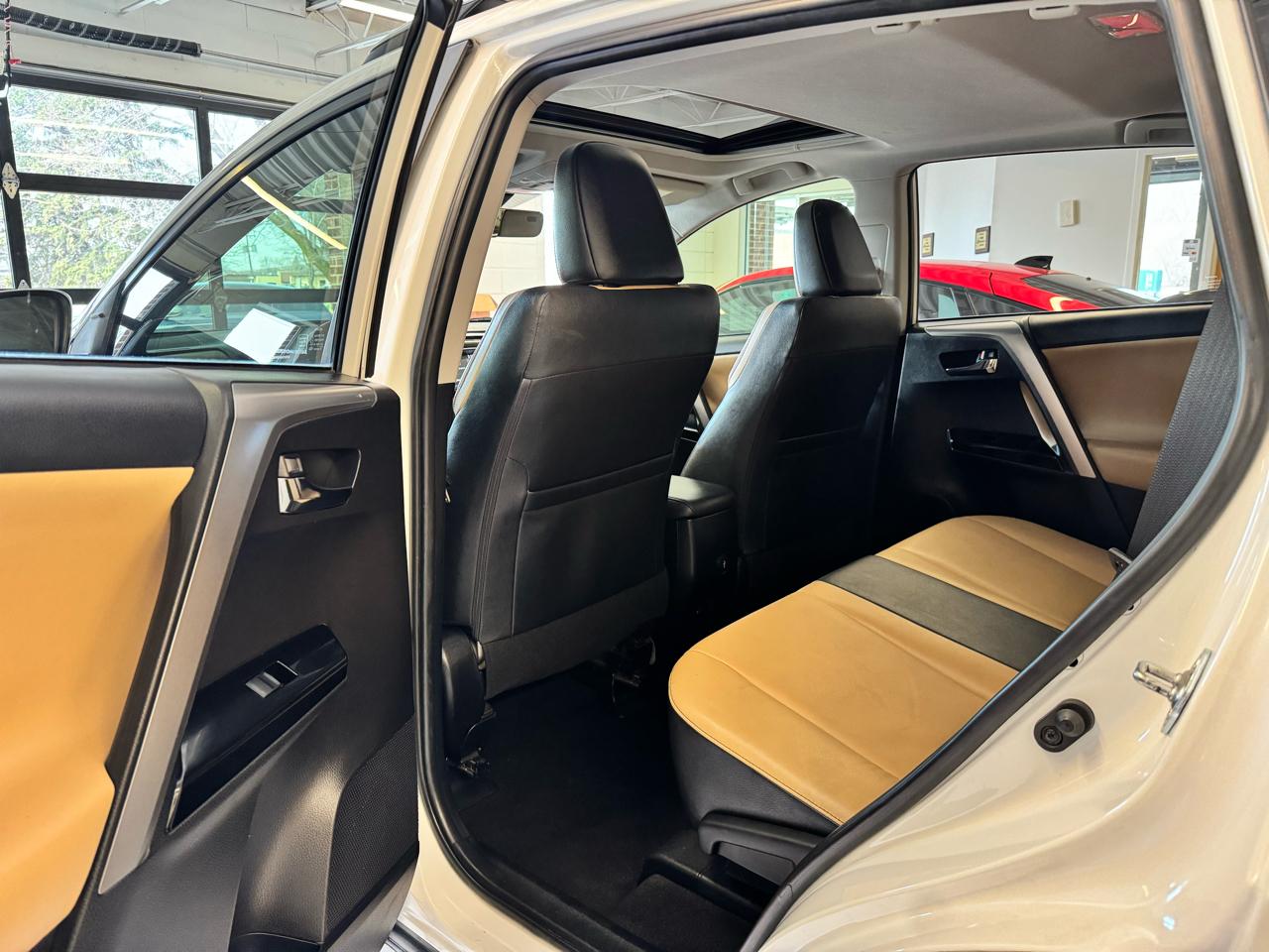 Toyota RAV4 Limited FWD (Natl) 2017