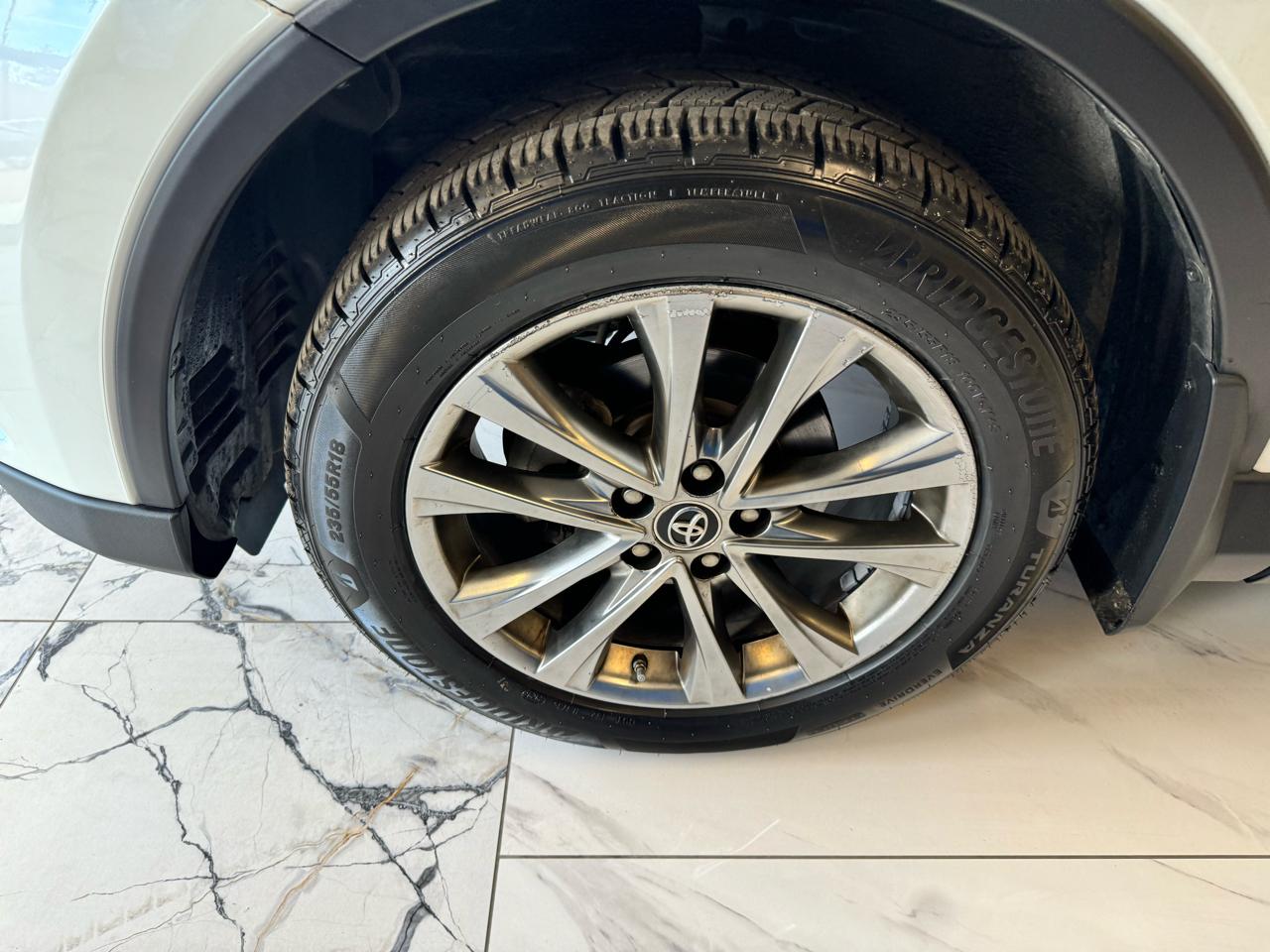 Toyota RAV4 Limited FWD (Natl) 2017