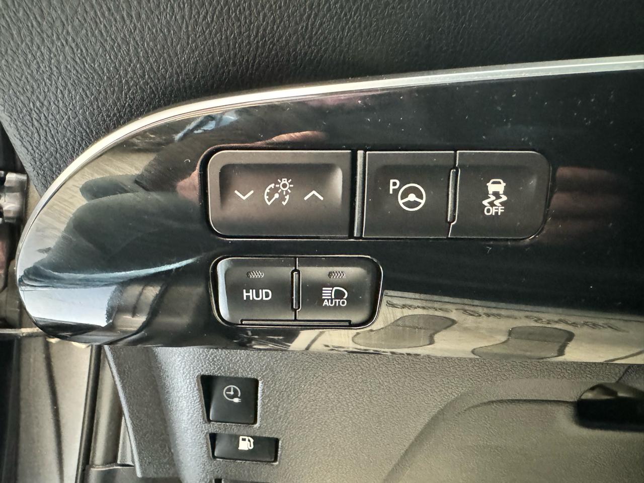 Toyota Prius Prime Limited (Natl) 2021