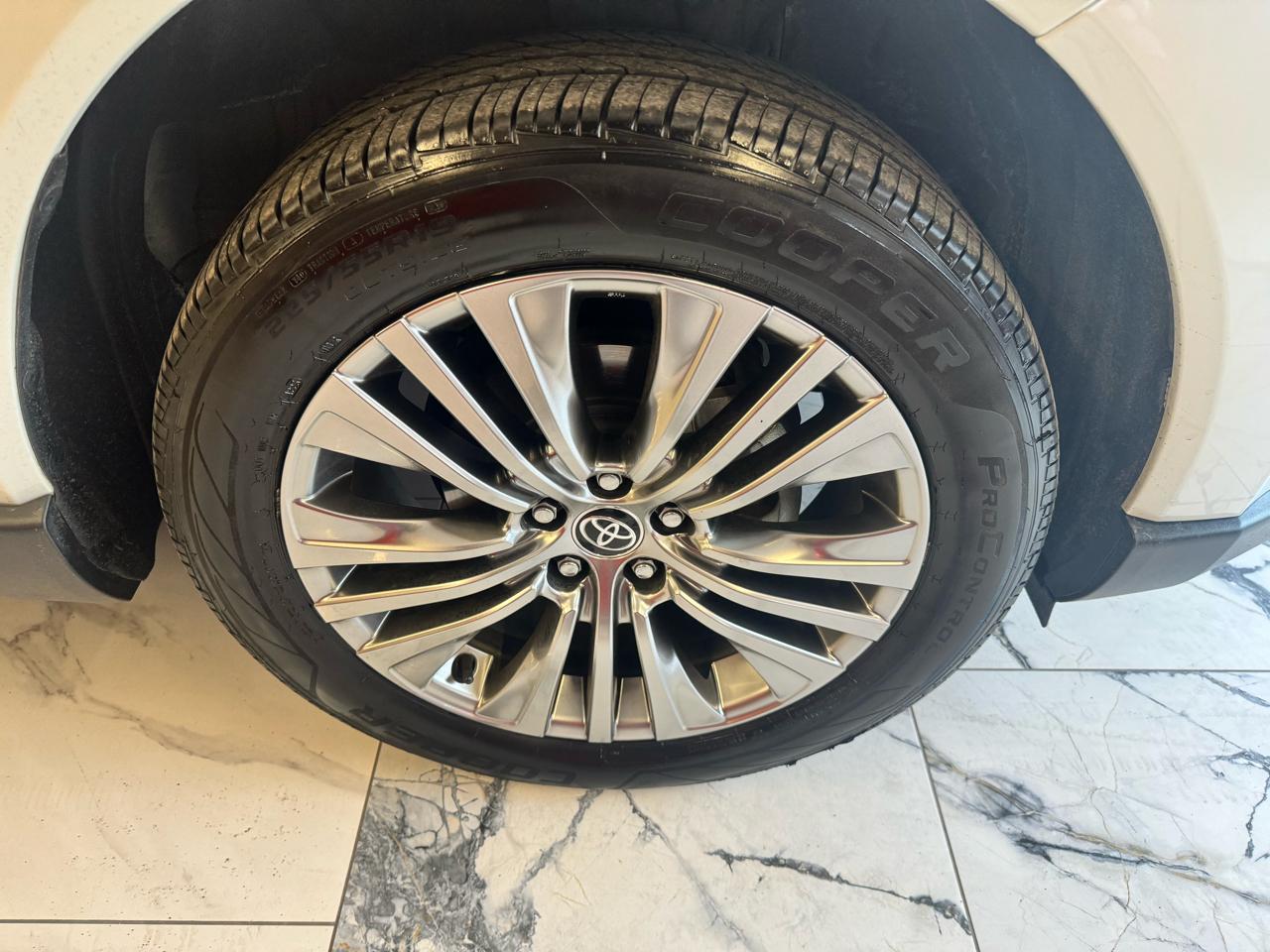 Toyota Venza XLE I4 AWD 2021