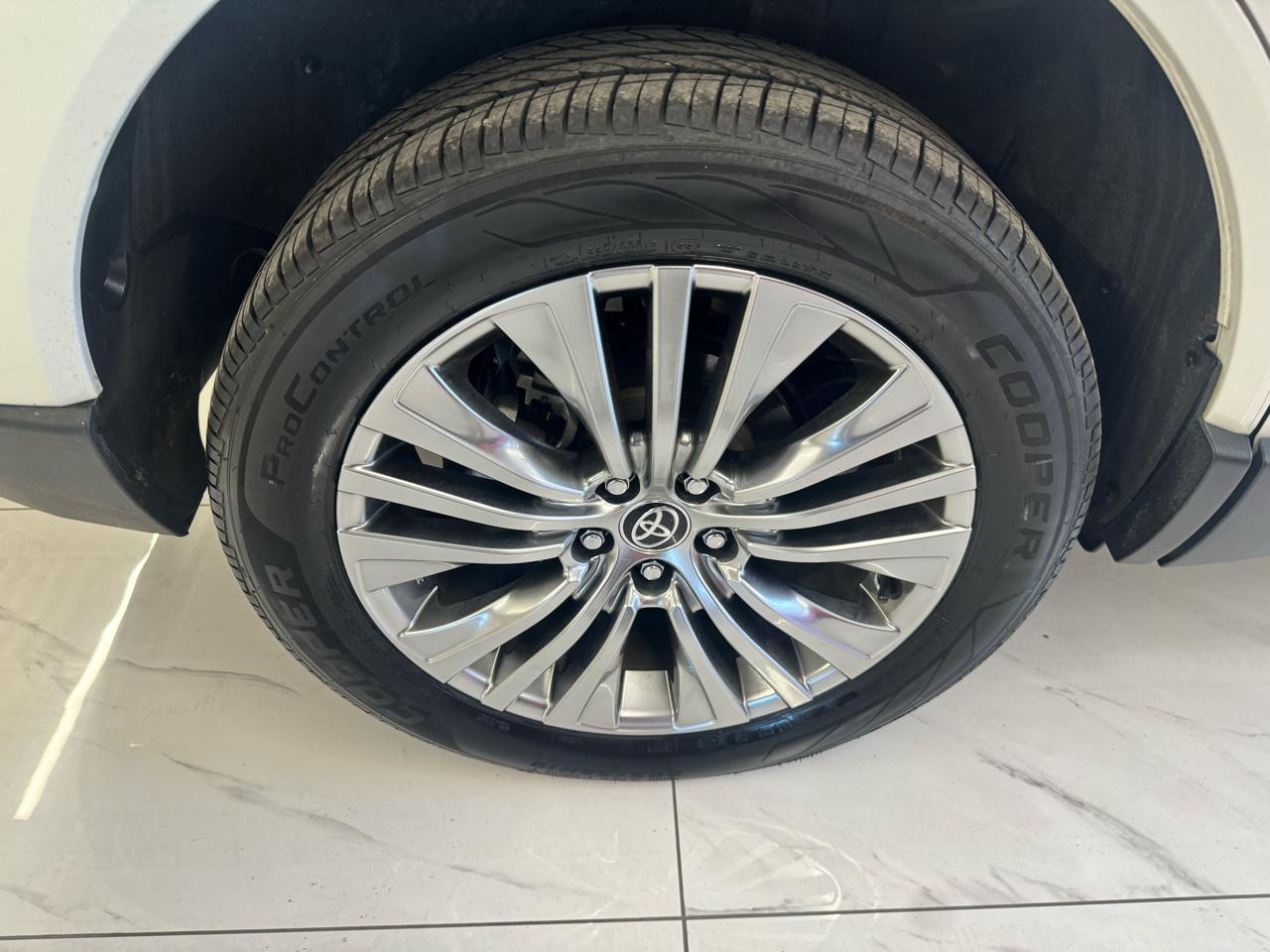 Toyota Venza XLE I4 AWD 2021