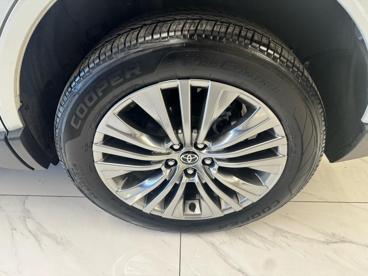 Toyota Venza XLE I4 AWD 2021