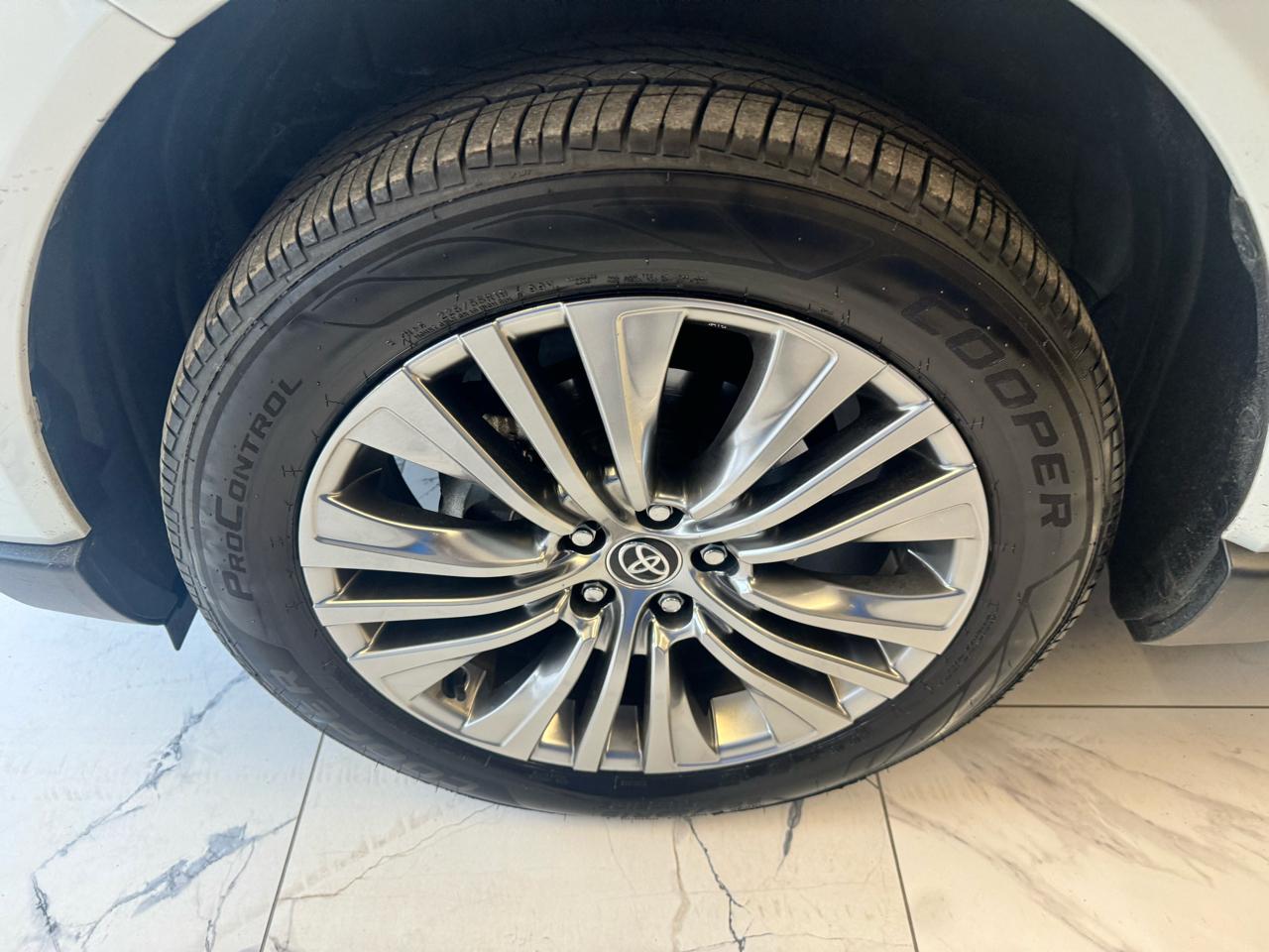 Toyota Venza XLE I4 AWD 2021