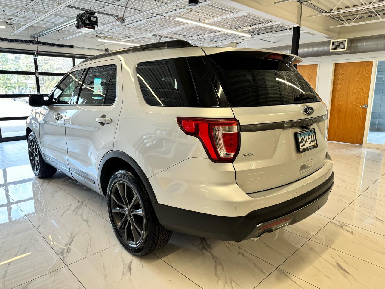 Ford Explorer 4dr XLT 4WD 2017