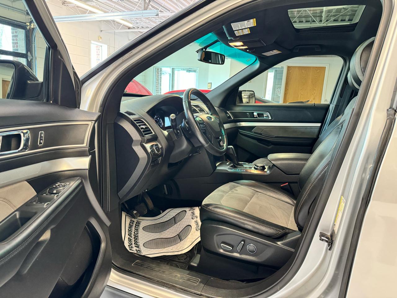 Ford Explorer 4dr XLT 4WD 2017