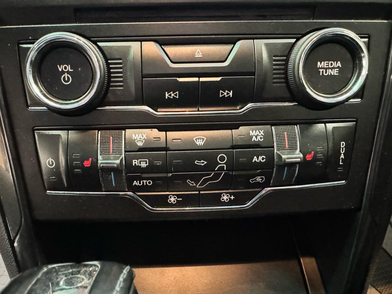 Ford Explorer 4dr XLT 4WD 2017