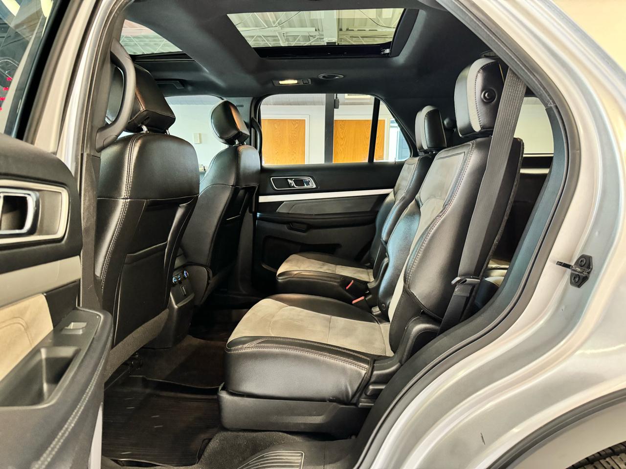 Ford Explorer 4dr XLT 4WD 2017