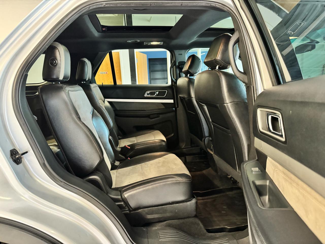 Ford Explorer 4dr XLT 4WD 2017