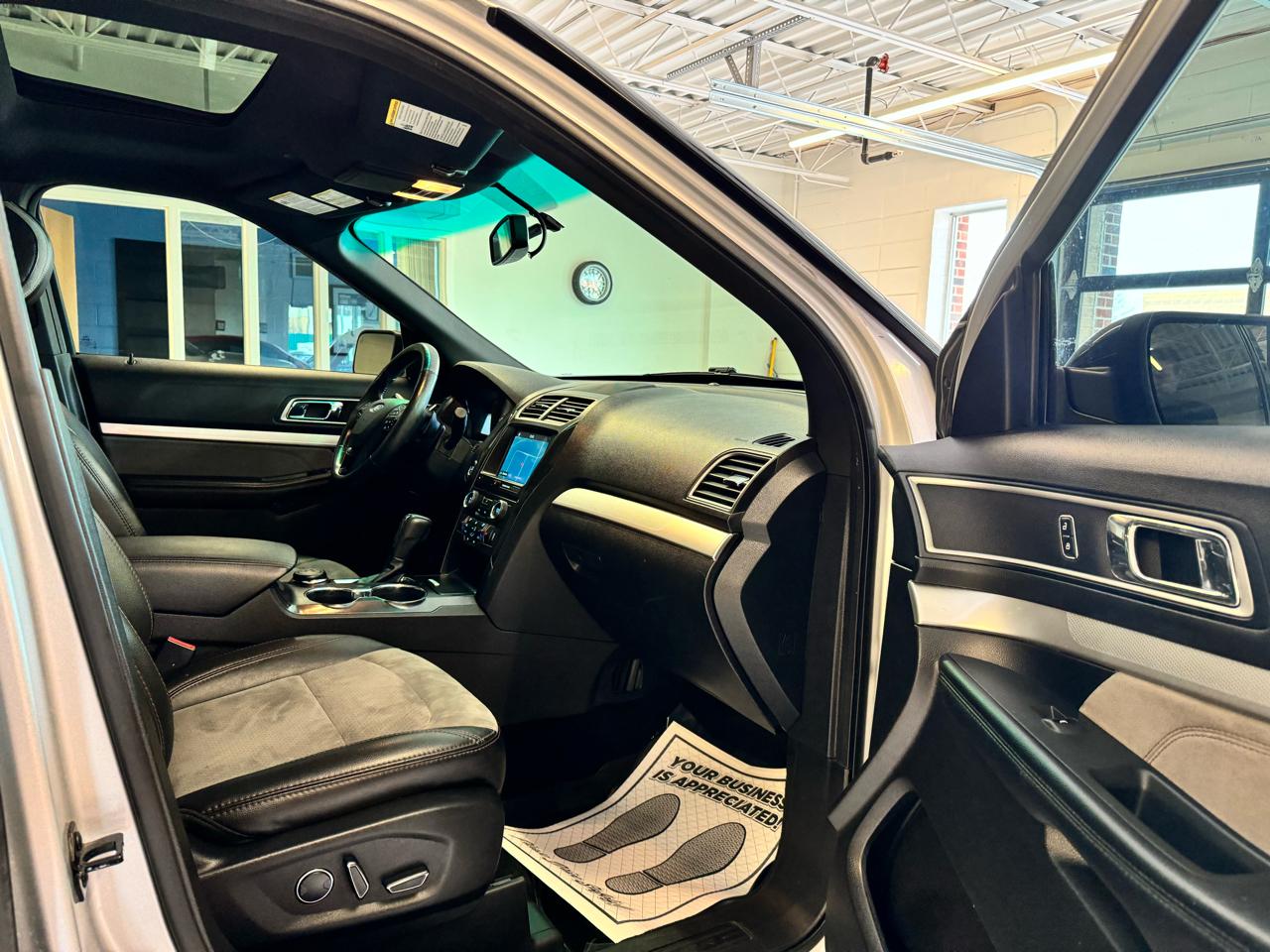 Ford Explorer 4dr XLT 4WD 2017