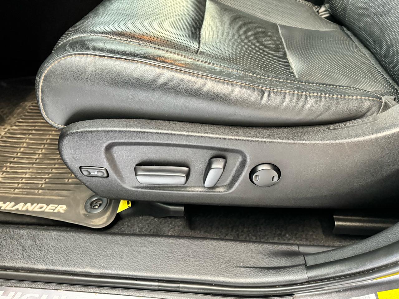 Toyota Highlander Limited V6 AWD (Natl) 2019