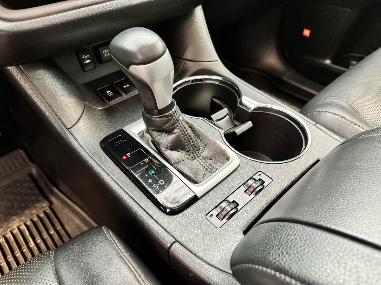 Toyota Highlander Limited V6 AWD (Natl) 2019