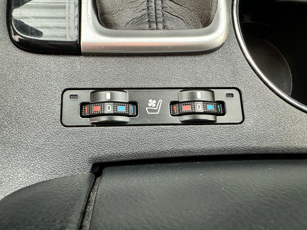 Toyota Highlander Limited V6 AWD (Natl) 2019