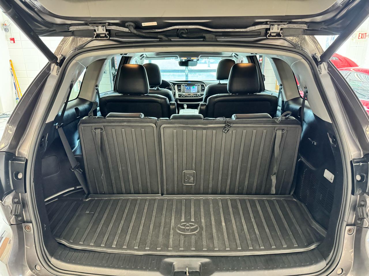 Toyota Highlander Limited V6 AWD (Natl) 2019