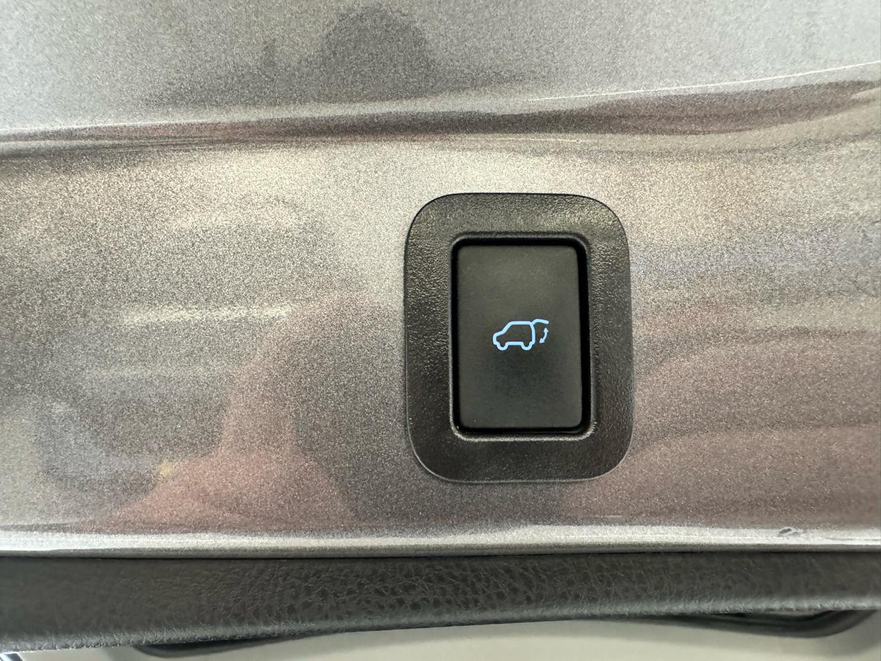 Toyota Highlander Limited V6 AWD (Natl) 2019