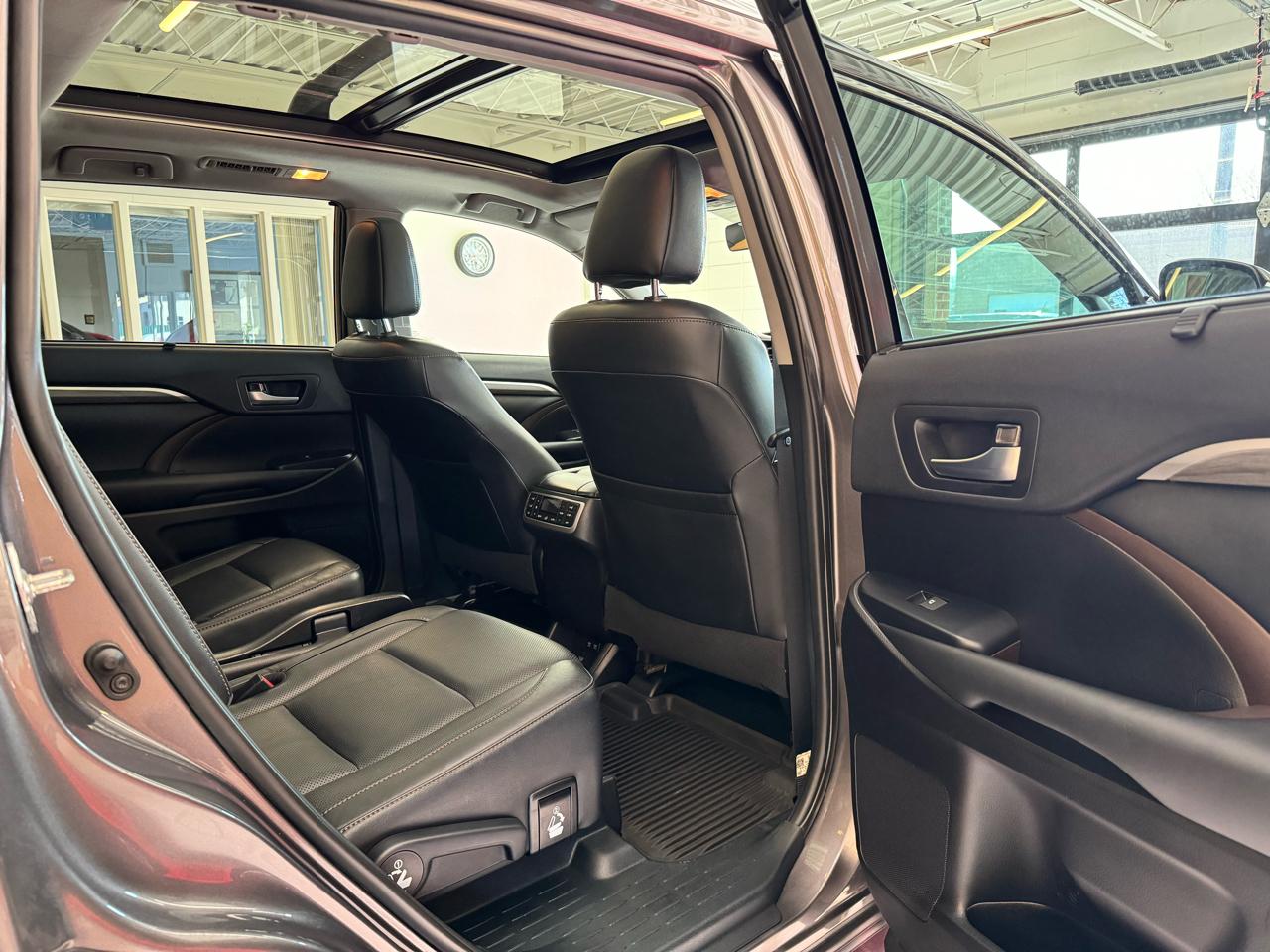 Toyota Highlander Limited V6 AWD (Natl) 2019