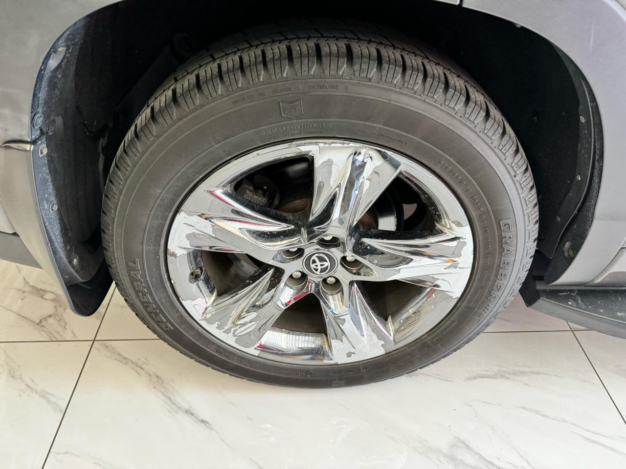 Toyota Highlander Limited V6 AWD (Natl) 2019