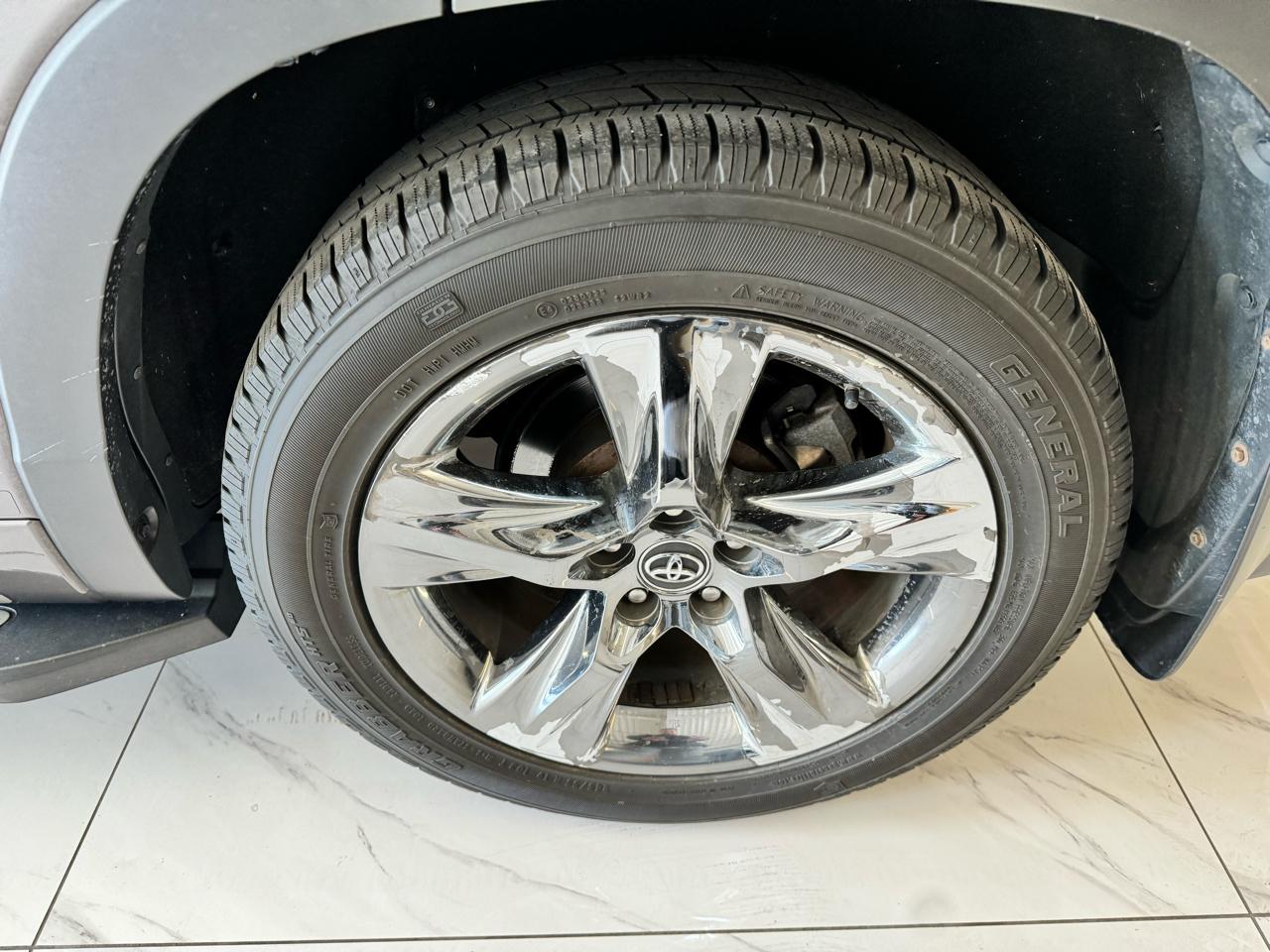 Toyota Highlander Limited V6 AWD (Natl) 2019