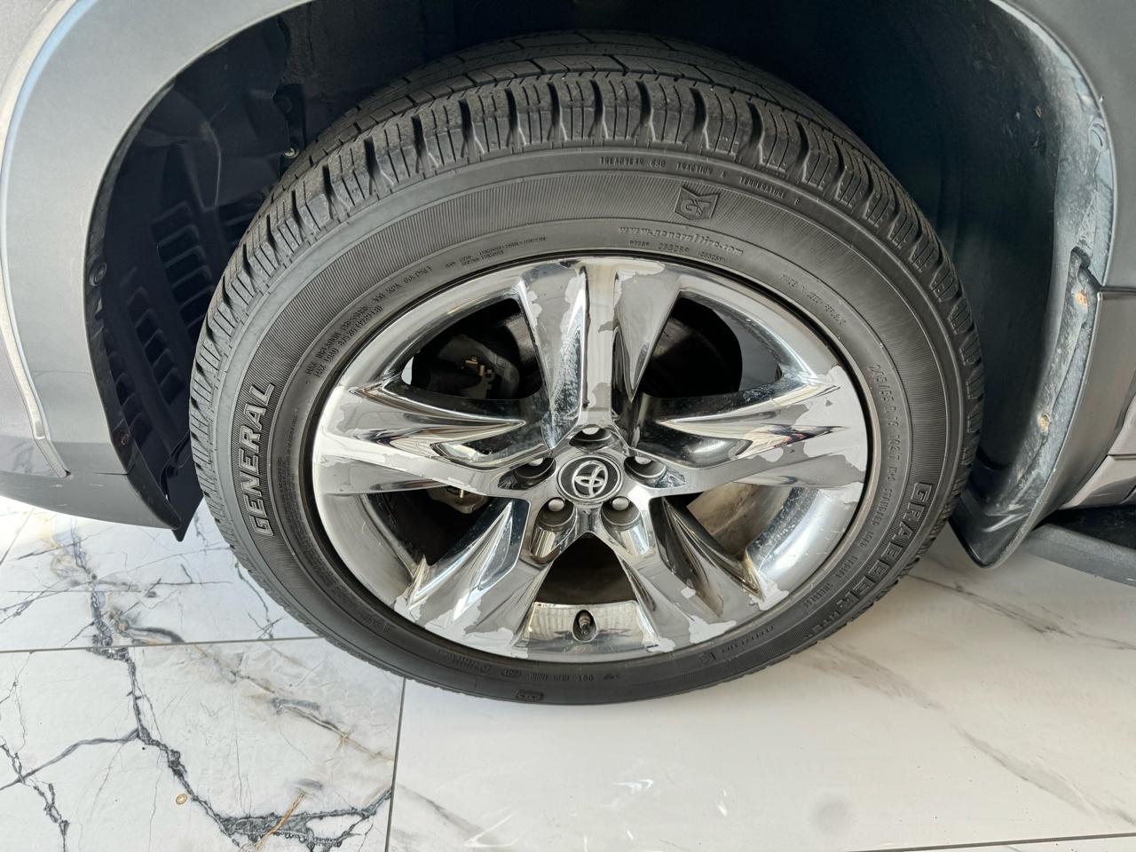 Toyota Highlander Limited V6 AWD (Natl) 2019