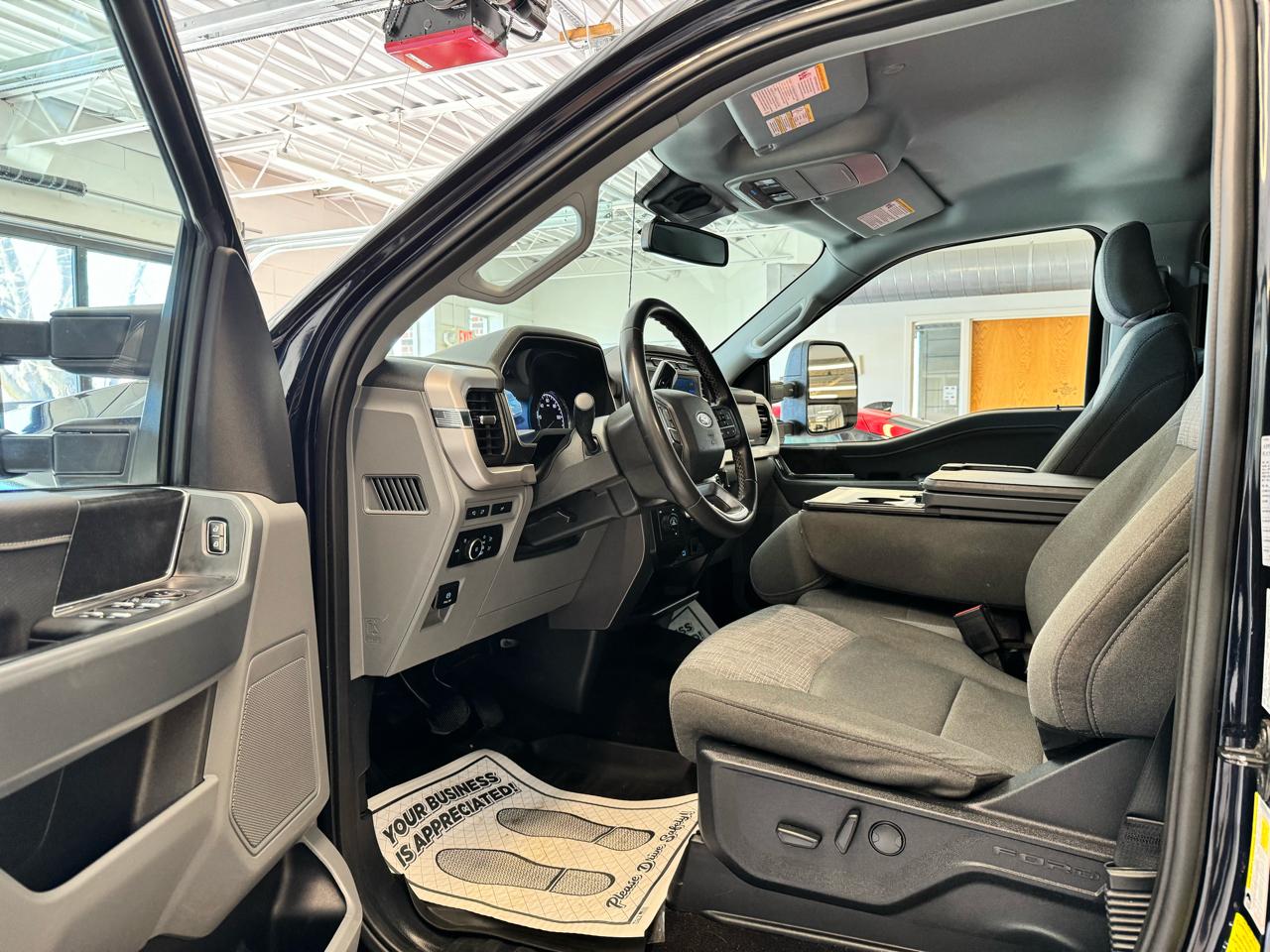 Ford F-150 4WD SuperCrew 150" XLT 2023