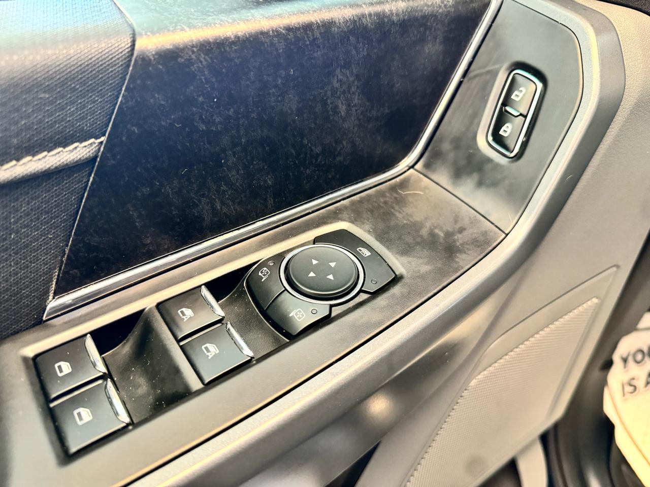 Ford F-150 4WD SuperCrew 150" XLT 2023