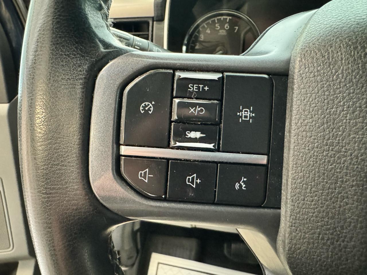 Ford F-150 4WD SuperCrew 150" XLT 2023